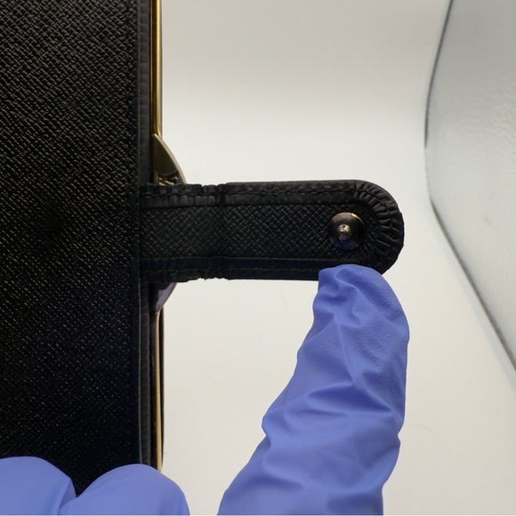 Louis Vuitton Black Epi Leather French Purse Wallet Gold | Women’s | Used | - Picture 7 of 10